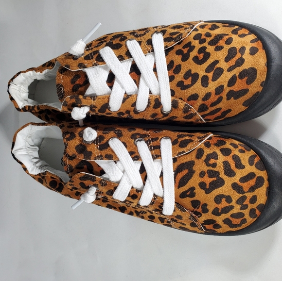 Mata Leopard Faux Suede Lace-up Shoes - Picture 3 of 5